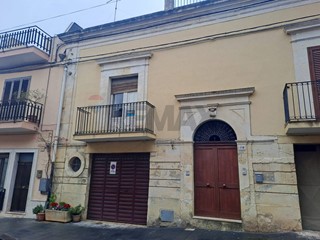 Casa Semi Indipendente in Vendita a Ferla, 30'000&euro;, 121 m²