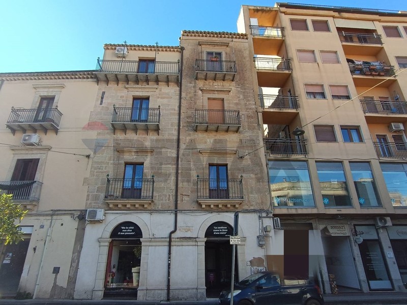 Immobile commerciale in Vendita a Enna, 98'000&euro;, 105 m²