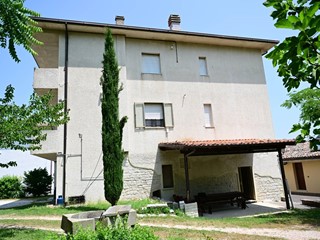Trilocale in Vendita a Frontone, 35'000&euro;, 75 m²