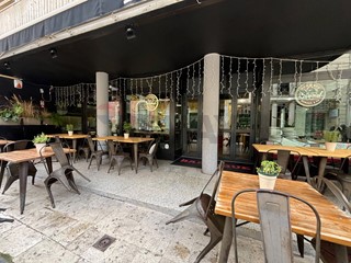Immobile commerciale in Vendita a Vittoria, 189'000&euro;, 180 m²