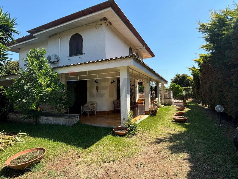 Casa Semi Indipendente in Vendita a Formia, 300'000&euro;, 85 m²