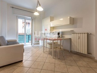 Trilocale in Vendita a Roma, 238'000&euro;, 82 m²