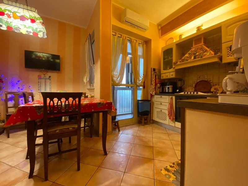 Appartamento in Vendita a Torino, 169'000&euro;, 100 m², con Box