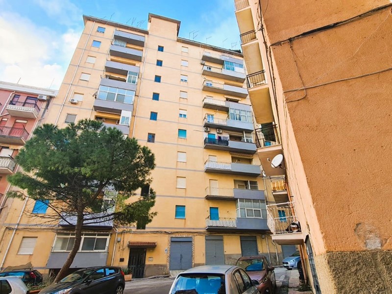 Quadrilocale in Vendita a Porto Empedocle, 64'000&euro;, 130 m²