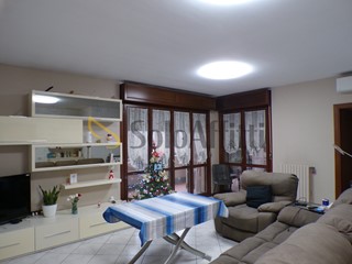 Trilocale in Affitto a Landriano, 850&euro;, 90 m²