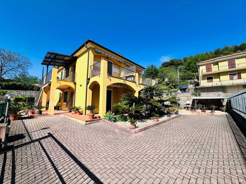 Trilocale in Vendita a San Bartolomeo al Mare, 193'000&euro;, 59 m²