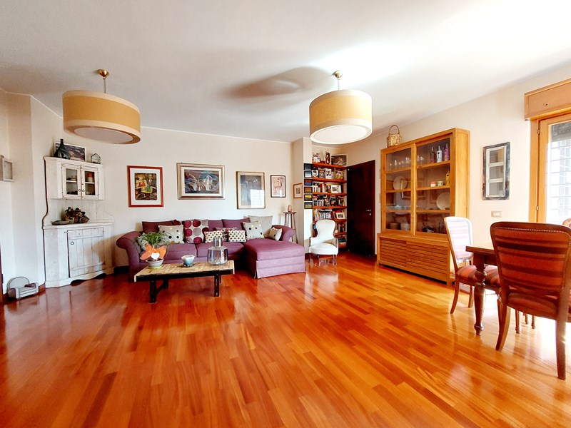 Trilocale in Vendita a Roma, zona Casal Morena, 345'000&euro;, 85 m²