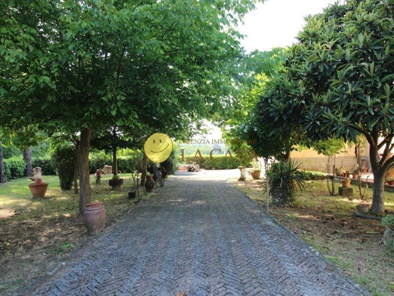 Quadrilocale in Vendita a Reggello, zona Leccio, 199'000&euro;, 102 m², con Box