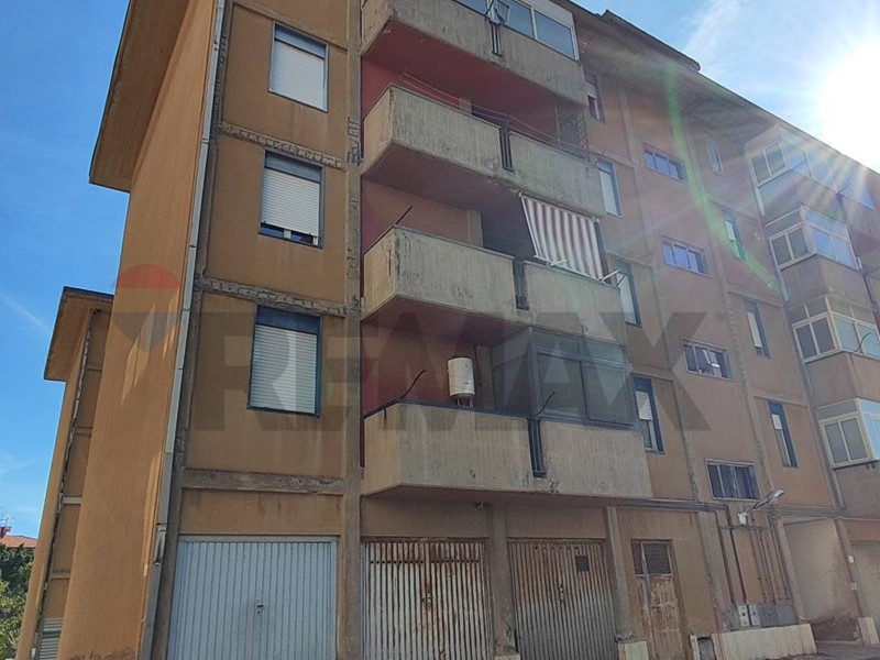 Appartamento in Vendita a Caltagirone, 60'000&euro;, 133 m²