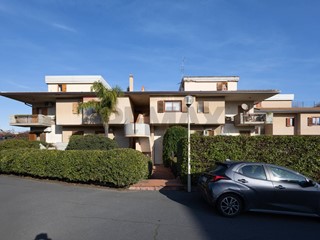 Appartamento in Vendita a Catania, 279'000&euro;, 200 m²