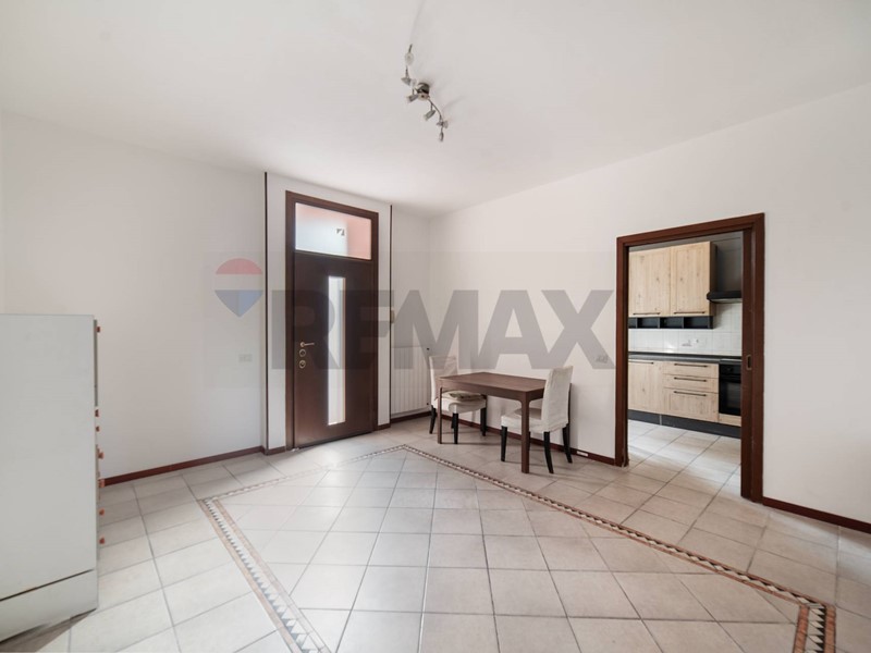 Bilocale in Vendita a Agrate Brianza, 120'000&euro;, 69 m²