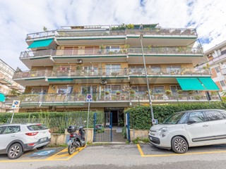 Trilocale in Vendita a Roma, 498'000&euro;, 127 m²
