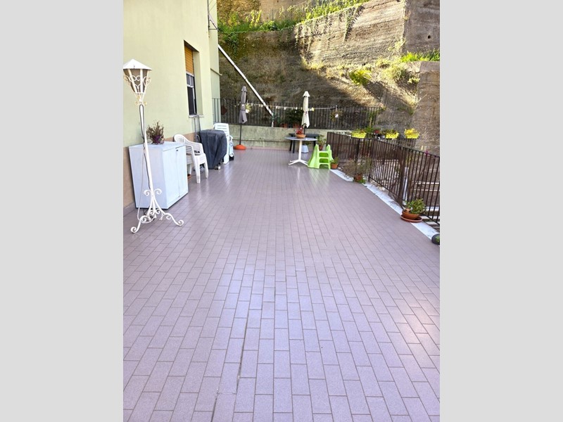 Appartamento in Vendita a Genova, zona Sestri Ponente, 136'000&euro;, 90 m²