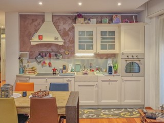 Trilocale in Affitto a Verona, 1'200&euro;, 61 m², arredato