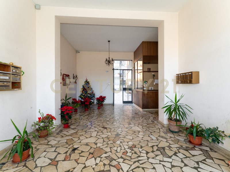 Appartamento in Vendita a Catania, 140'000&euro;, 130 m², con Box