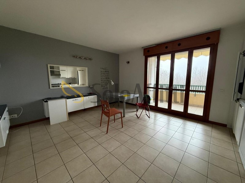 Appartamento in Affitto a Modena, 740&euro;, 75 m²
