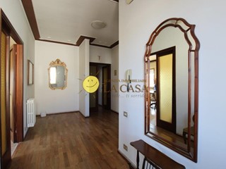 Appartamento in Vendita a Figline e Incisa Valdarno, zona Incisa, 220'000&euro;, 130 m²