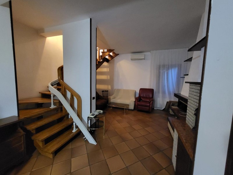 Appartamento in Affitto a Calcinaia, zona Fornacette, 1'200&euro;, 160 m², arredato