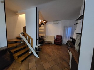 Appartamento in Affitto a Calcinaia, zona Fornacette, 1'200&euro;, 160 m², arredato