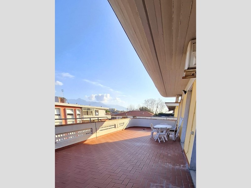 Attico in Vendita a Carrara, zona Marina di Carrara, 330'000&euro;, 120 m²