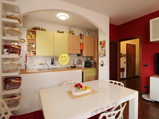 Trilocale in Vendita a Reggello, zona Matassino, 150'000&euro;, 70 m², con Box