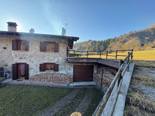 Casa Semi Indipendente in Vendita a Castione della Presolana, 250'000&euro;, 137 m²