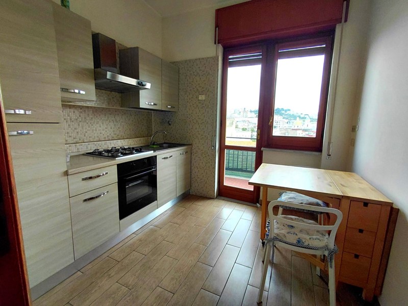 Bilocale in Affitto a Napoli, 1'200&euro;, 70 m², arredato