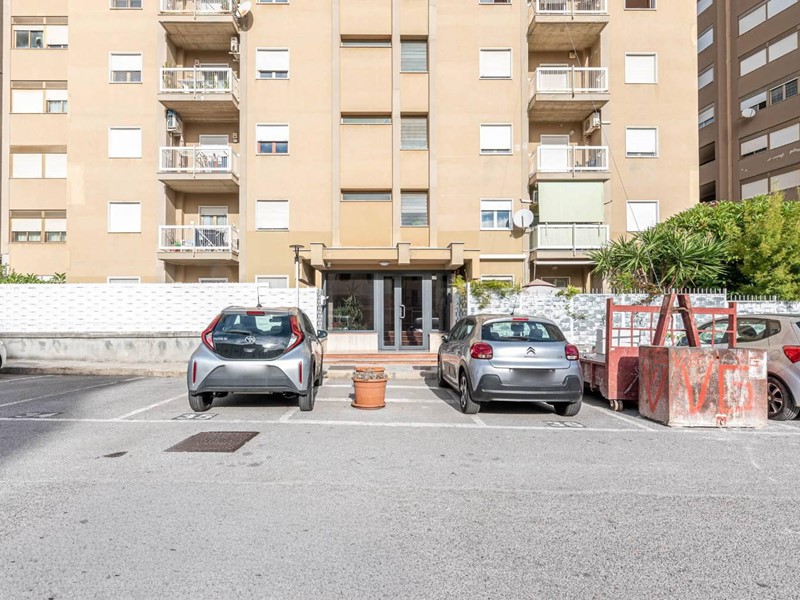 Appartamento in Vendita a Palermo, 255'000&euro;, 150 m²