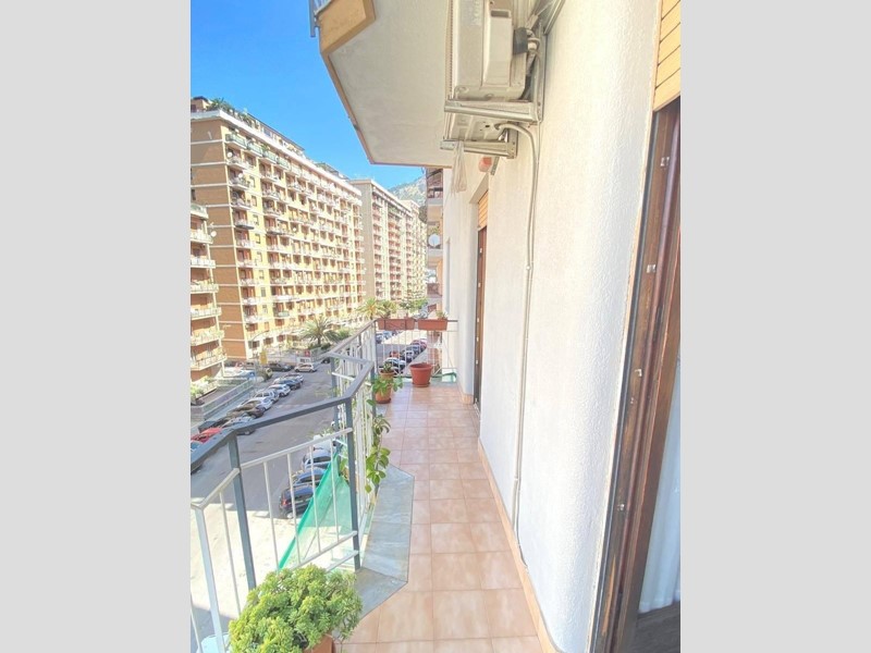 Quadrilocale in Vendita a Palermo, 220'000&euro;, 145 m²
