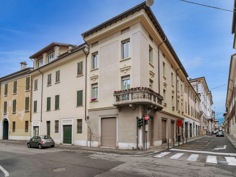 Bilocale in Vendita a Brescia, 185'000&euro;, 74 m²