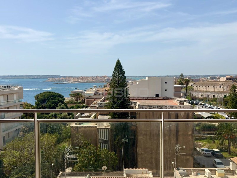 Trilocale in Affitto a Siracusa, 950&euro;, 135 m²