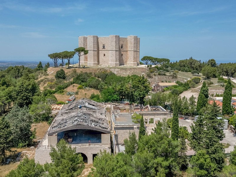 Appartamento in Vendita a Andria, 2000 m²