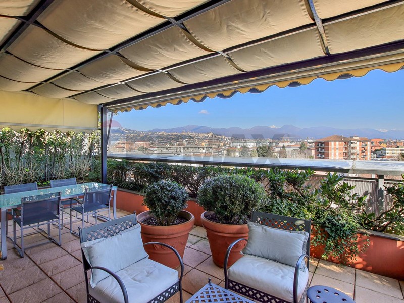 Attico in Vendita a Bergamo, 480'000&euro;, 222 m²