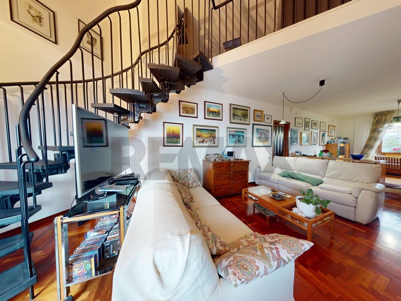 Attico in Vendita a Perugia, 250'000&euro;, 130 m²