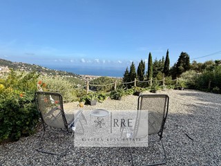 Villa in Vendita a Alassio, 780'000&euro;, 140 m²