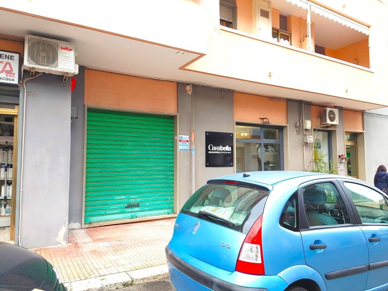 Negozio in Affitto a Monopoli, 600&euro;, 52 m²