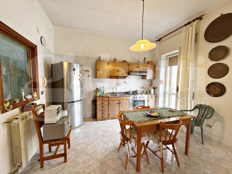 Appartamento in Vendita a Angri, 280'000&euro;, 171 m², con Box