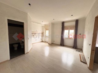 Bilocale in Vendita a Guidonia Montecelio, 79'000&euro;, 60 m²