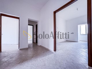 Trilocale in Affitto a Napoli, zona S. Giovanni a Teduccio, 690&euro;, 118 m²