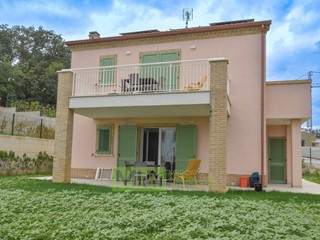 Villa in Vendita a Campofilone, 150 m²