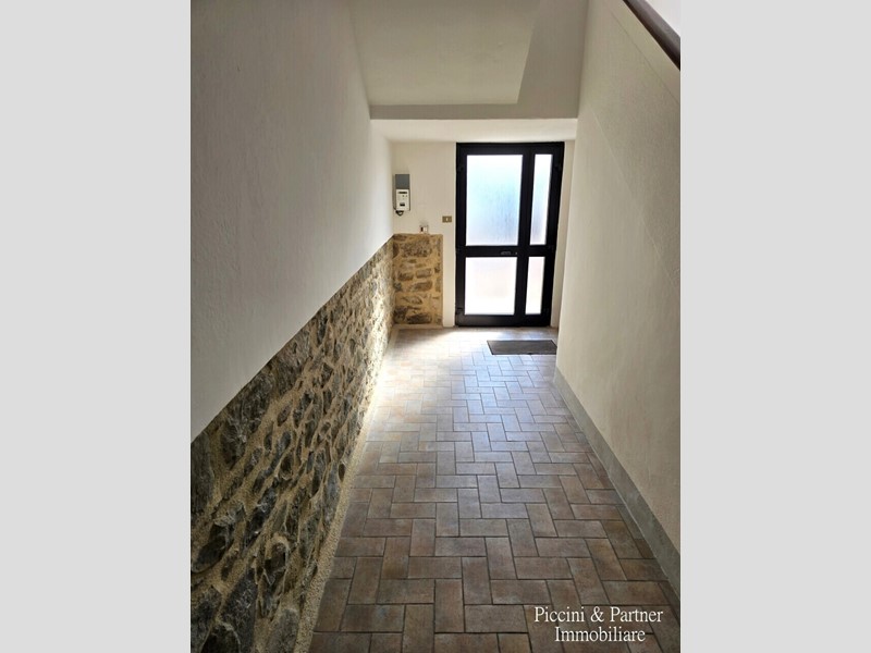 Quadrilocale in Vendita a Tuoro sul Trasimeno, 85'000&euro;, 86 m², arredato