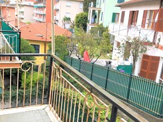 Appartamento in Vendita a Rapallo, zona PARCO CASALE, 150'000&euro;, 57 m², arredato