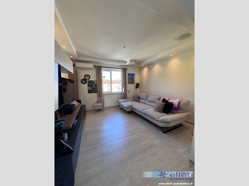 Villa bifamiliare in Vendita a Massa, zona Ronchi, 289'000&euro;, 88 m²