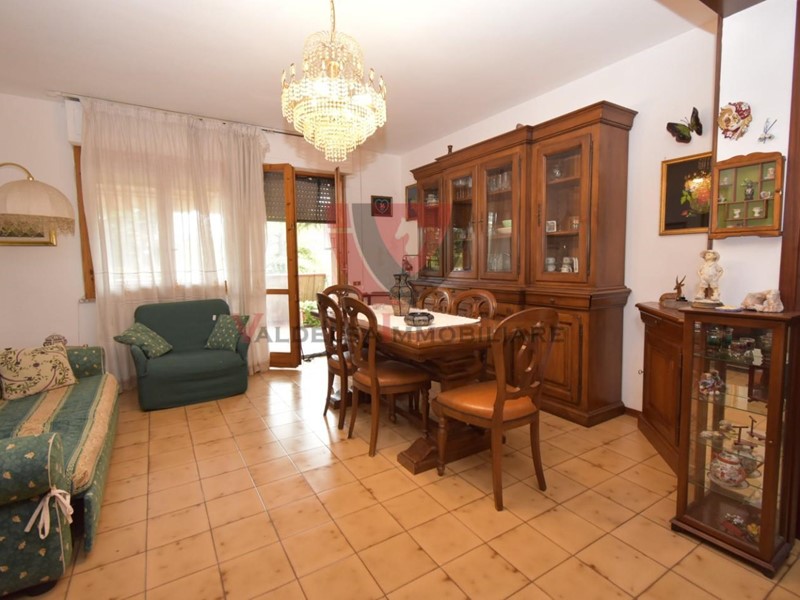 Quadrilocale in Vendita a Colle di Val D'Elsa, 175'000&euro;, 92 m², arredato, con Box