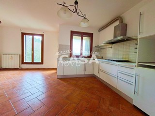 Trilocale in Vendita a Buti, zona La Croce, 164'000&euro;, 84 m²