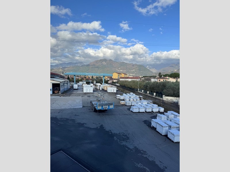 Capannone in Vendita a Massa, 2'000'000&euro;, 8500 m²