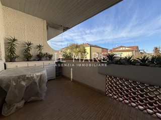 Quadrilocale in Vendita a Massa, zona Marina di Massa, 290'000&euro;, 95 m², arredato