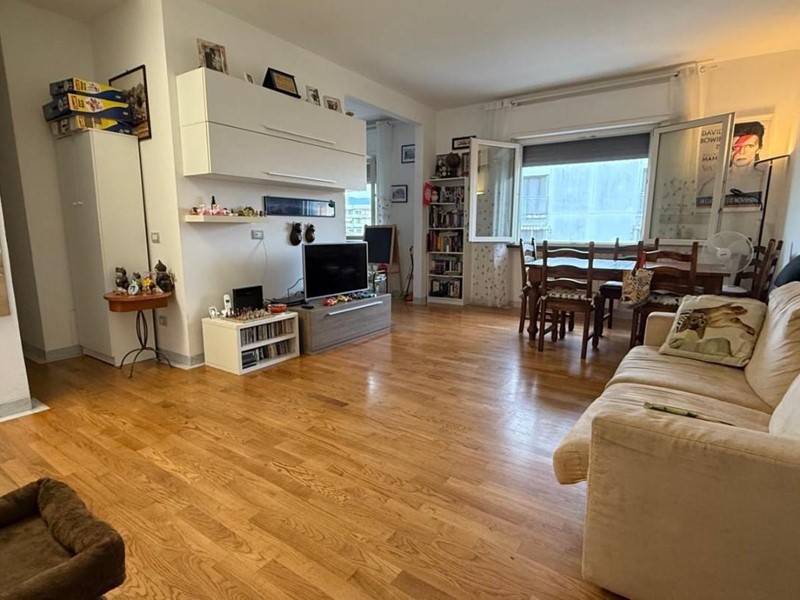 Appartamento in Vendita a Viareggio, 249'000&euro;, 80 m²