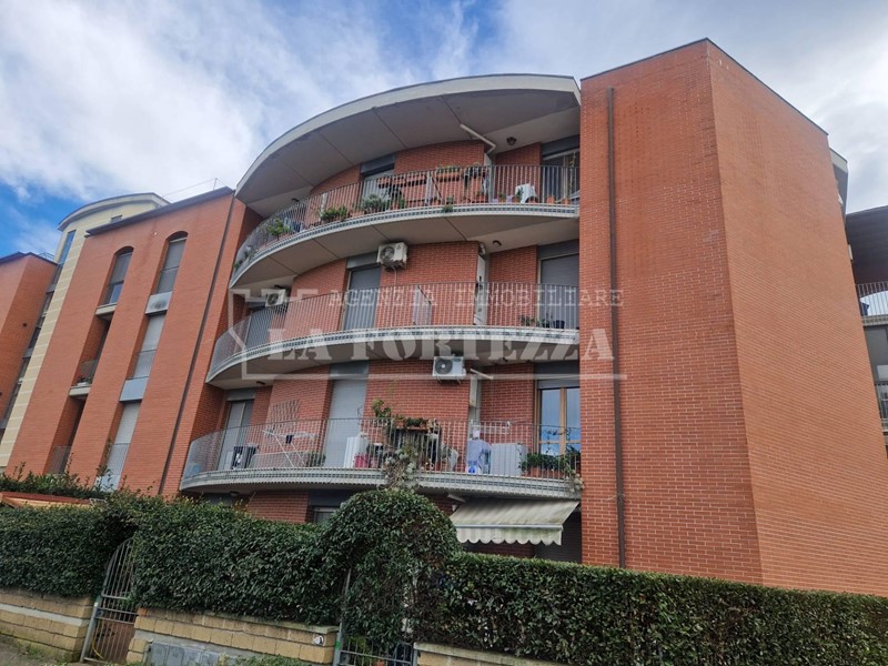 Trilocale in Vendita a Pisa, 230'000&euro;, 80 m², con Box