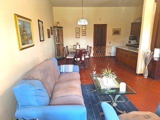 Trilocale in Vendita a Capannori, zona Lammari, 265'000&euro;, 155 m², con Box